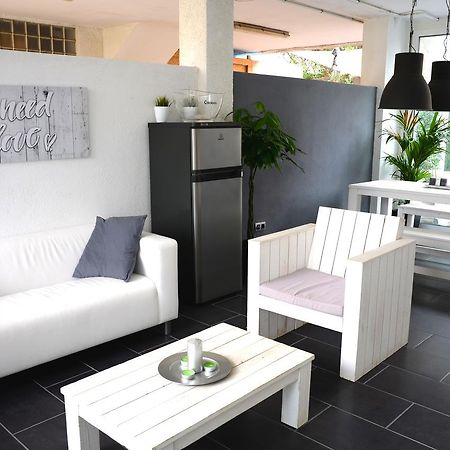Beach House Castelldefels Rum bild