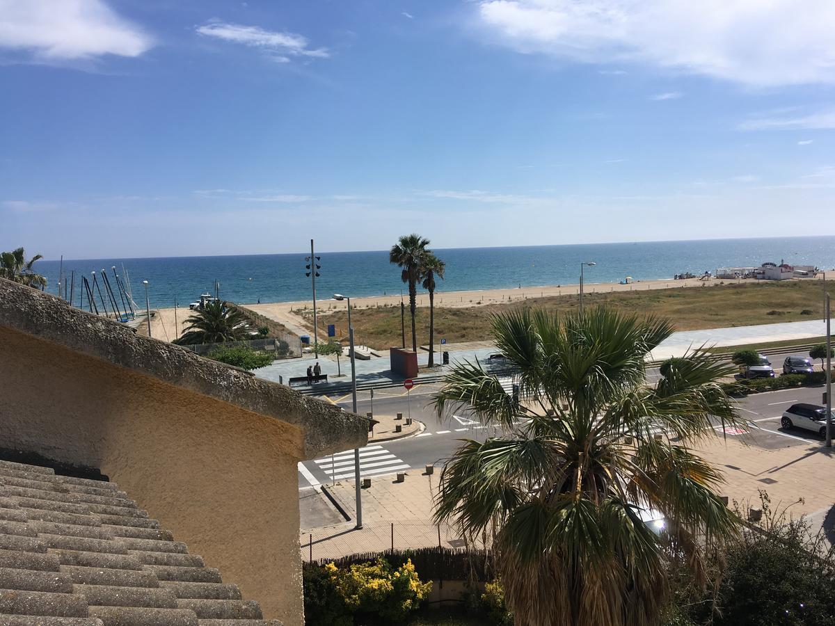 Beach House Castelldefels Exteriör bild